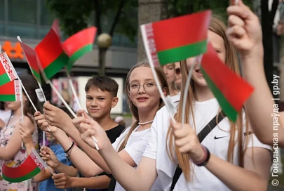 Светлогорское монтажное управление ОАО «Гомельтехмонтаж» искренне поздравляет коллектив предприятия, жителей города и области с Днем Государственного флага, Государственного герба и Государственного гимна Республики Беларусь! 