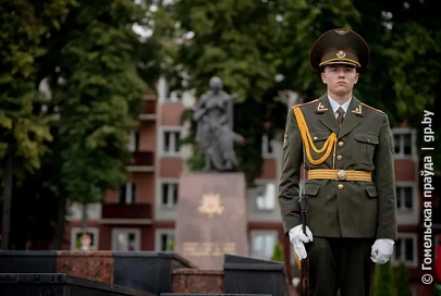 Вечная память павшим за Родину. На площади Труда состоялся митинг-реквием, посвященный знаковой дате
