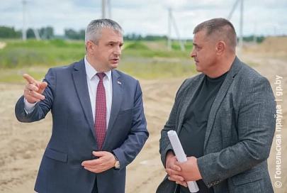 От фундамента до первых надоев. Губернатор проинспектировал строительство на Ветковщине знакового животноводческого объекта