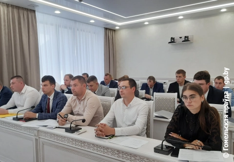 Формируем имидж управленца. В Гомеле участники уникального проекта «Школа молодого руководителя» собрались на семинар-учебу