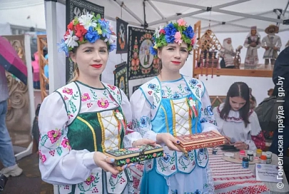 Пирог дружбы и хоровод единства: на площади Ленина в Гомеле работали основные площадки фестиваля славянских народов 