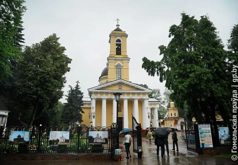 Молитва о мире и единстве славянских народов звучала в Свято-Петро-Павловском кафедральном соборе Гомеля