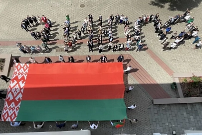 Сотни сердец – один ритм. Профсоюзный флешмоб в Гомеле объединил поколения в преддверии Дня Независимости
