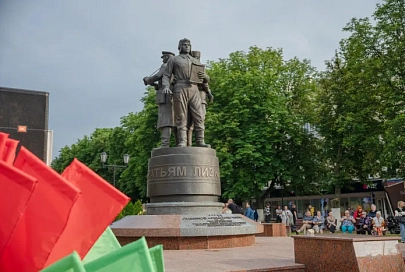 Открытое акционерное общество «Светлогорский агросервис» поздравляет коллектив и ветеранов предприятия, жителей Гомельской области с Днем Независимости Республики Беларусь!
