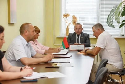 Член Совета Республики Александр Пищ провел личный прием граждан в Лельчицах