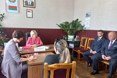 Ксения Пантюхова провела личный прием граждан в Калинковичском райисполкоме