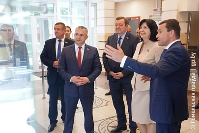 Здесь знают толк в алмазообработке. Иван Крупко и Наталья Кочанова посетили гомельское предприятие "Кристалл"