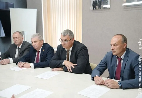 Делегация деловых кругов Гомельщины  во главе с заместителем председателя облисполкома Андреем Барановским  посетила Ленинградскую область 
