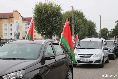 В Лельчицах прошел автопробег, приуроченный к молодёжному патриотическому форуму «Дело молодых»