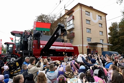 Ко Дню машиностроителя прошла акция «Сладкий урожай»