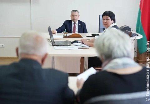 Ускорить капремонт, помочь с трудоустройством: председатель облисполкома Иван Крупко провел прямую линию и прием граждан в Гомеле