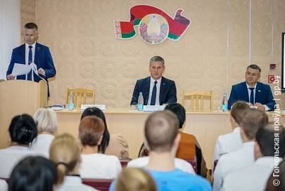 Помощник Президента – инспектор по Гомельской области Руслан Пархамович встретился с трудовым коллективом Брагинской ЦРБ