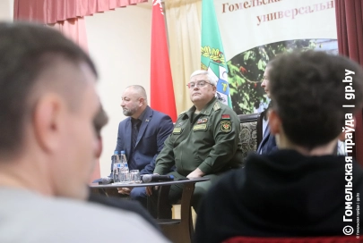 По-мужски: в Гомеле ко Дню отца прошла тематическая диалоговая площадка
