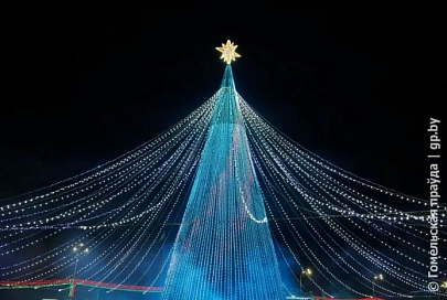 Волшебство витает в воздухе: в Гомеле прошли новогодние гулянья