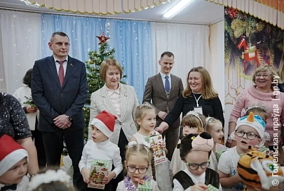Оборудование для самых маленьких: депутаты Гомельщины поздравили воспитанников специализированного детского сада № 3 областного центра