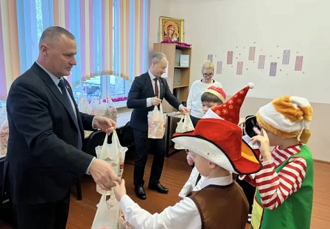 «Профсоюзы – детям»: областной Профсоюз «БЕЛПРОФМАШ» подарил тепло сердец и сладкие сюрпризы воспитанникам Ветковского СПЦ