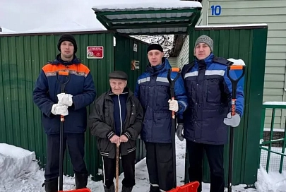 На Гомельщине соцработники и серебряные волонтеры, волонтеры ОО «БРСМ» не забывают в непогоду о пожилых людях и людях с инвалидностью