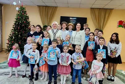 Магия Старого Нового года. Областной Профсоюз работников торговли и предпринимательства согрел сердца детей