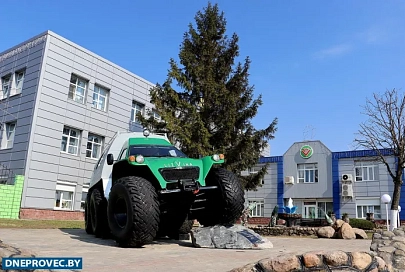 В Речицком управлении технологического транспорта открыли новый автомобильный экспонат и автомойку после реконструкции 