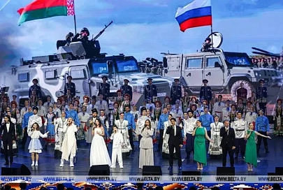 Ярко, душевно и в атмосфере дружбы. Праздничный концерт ко Дню единения народов Беларуси и России прошел в Минске