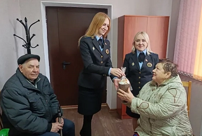 В преддверии Светлой Пасхи судебные исполнители из Рогачева провели трогательную акцию