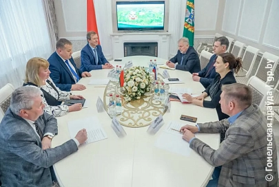 «Карусели» и молочные фермы под ключ. Гомель посетил министр сельского хозяйства Калужской области России Александр Ефремов