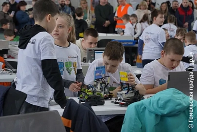 Интеллектуальное сумо: около 400 участников собрал турнир по робототехнике «ROBOQUEST — Индустрия 4.0», который прошел в Гомеле