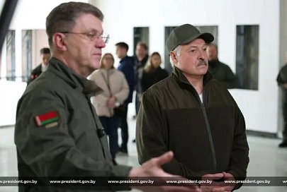 Александр Лукашенко на субботнике работал на площадке Национального исторического музея