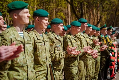 На Кургане Славы прошел митинг по случаю увольнения в запас военнослужащих Гомельской пограничной группы