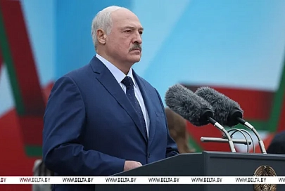 Выступление Лукашенко 9 Мая на церемонии возложения венков и цветов к монументу Победы