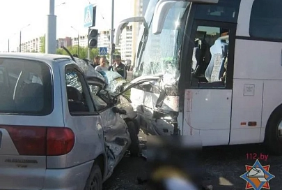 В Бобруйске  в ДТП попал автобус со  школьниками из Жлобина. Трое взрослых погибли  