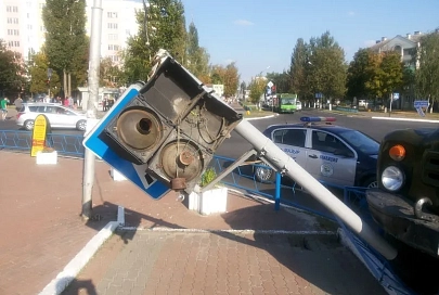 Водителю «ЗиЛа» стало плохо на перекрестке?