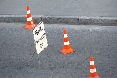 В Гомеле мужчина внезапно выбежал из-за автобуса и попал под легковушку
