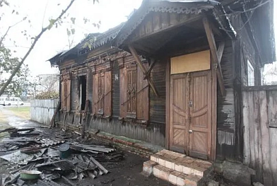 Сегодня в центре Гомеля загорелся частный дом