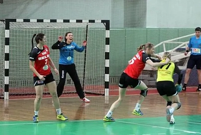 Женский гандбольный «Гомель» смёл с площадки шестикратного чемпиона страны
