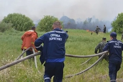 В чернобыльской зоне осталось потушить четыре очага тлеющего торфа