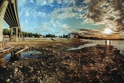 Фотофакт: в Мозыре пересохла река Припять