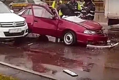 Серьезная Авария на ДК Гомсельмаш Daewoo Nexia и грузовая