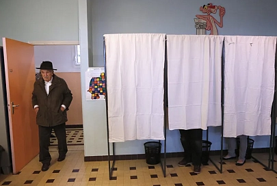 Партия Саркози одержала верх в семи регионах Франции