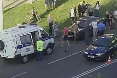 В Гомеле при столкновении "Рено" и  "Кавасаки" травмирован мотоциклист