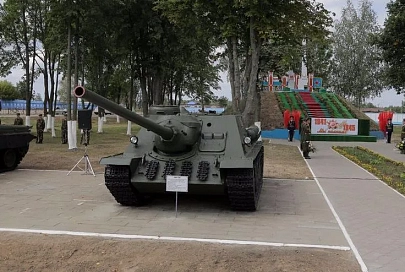 Нет, не танк. Еще мощнее. В Буда-Кошелеве появился новый памятник