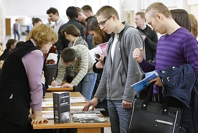 С 2006 года более 200 тысяч учащихся трудоустроено в свободное от учебы время