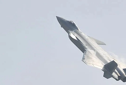 Китай впервые официально показал истребитель пятого поколения «J-20»