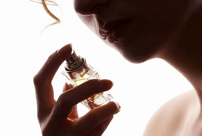Будущее аромата Chanel №5 оказалось под вопросом из-за строительства железных дорог во Франции