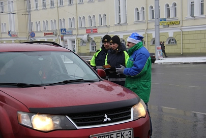 В Гомеле ГАИ останавливала авто, чтобы проверить шины и вручить сертификат на техобслуживание