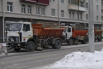 За сутки на дорогах области израсходовано 2403 тонны противогололедных материалов