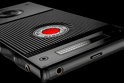 Первый в мире 3D-смартфон выпустит компания Red