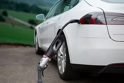 Tesla установит зарядные станции в каждом доме своих клиентов