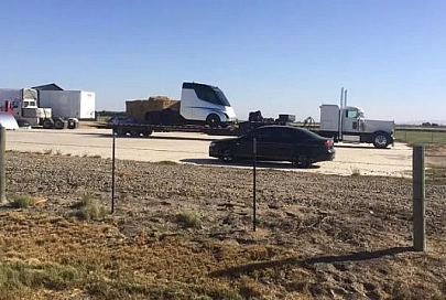 Шпионское фото электрогрузовика Tesla появилось в Сети 