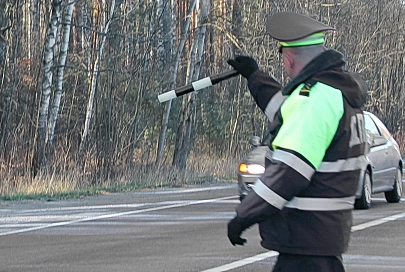 В Гомельском районе автомобиль сбил  двух 16-летних девочек и скрылся